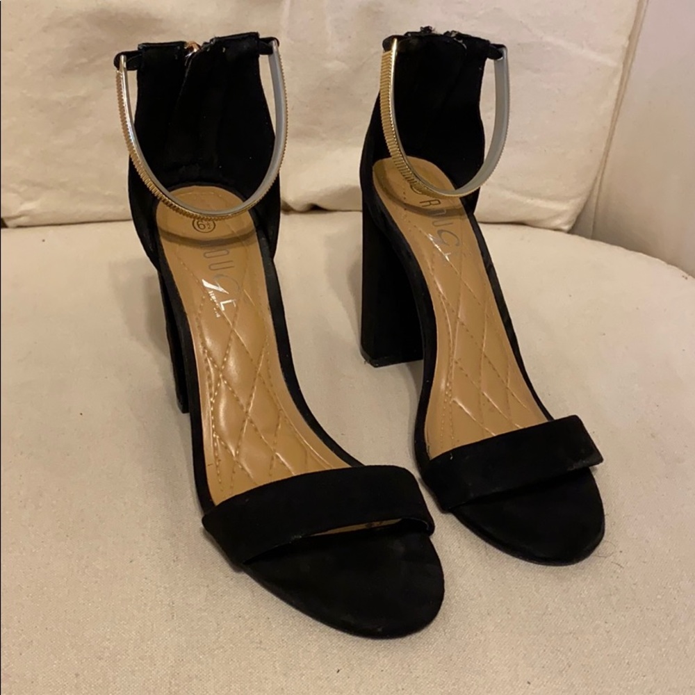Rouge high heels